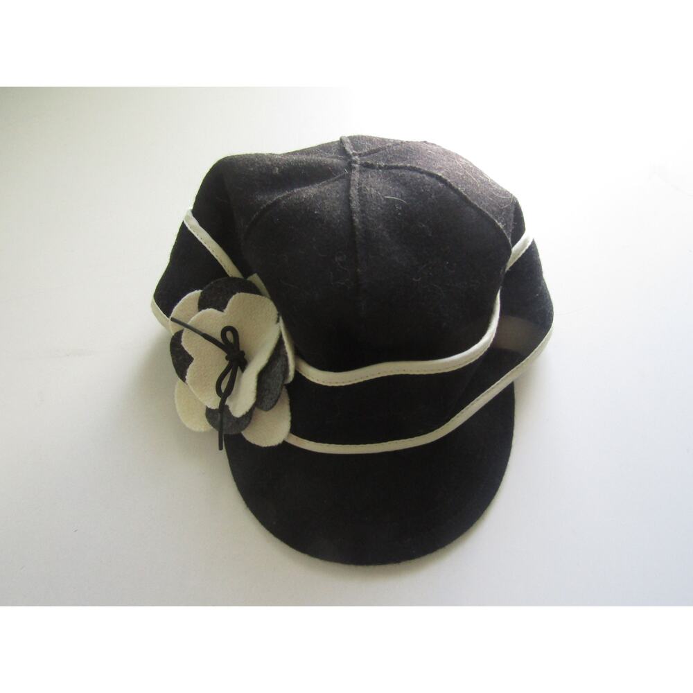 Stormy Kromer Wool Cap Black White Trim Flower Accent Sz 7 1/4 USA‎